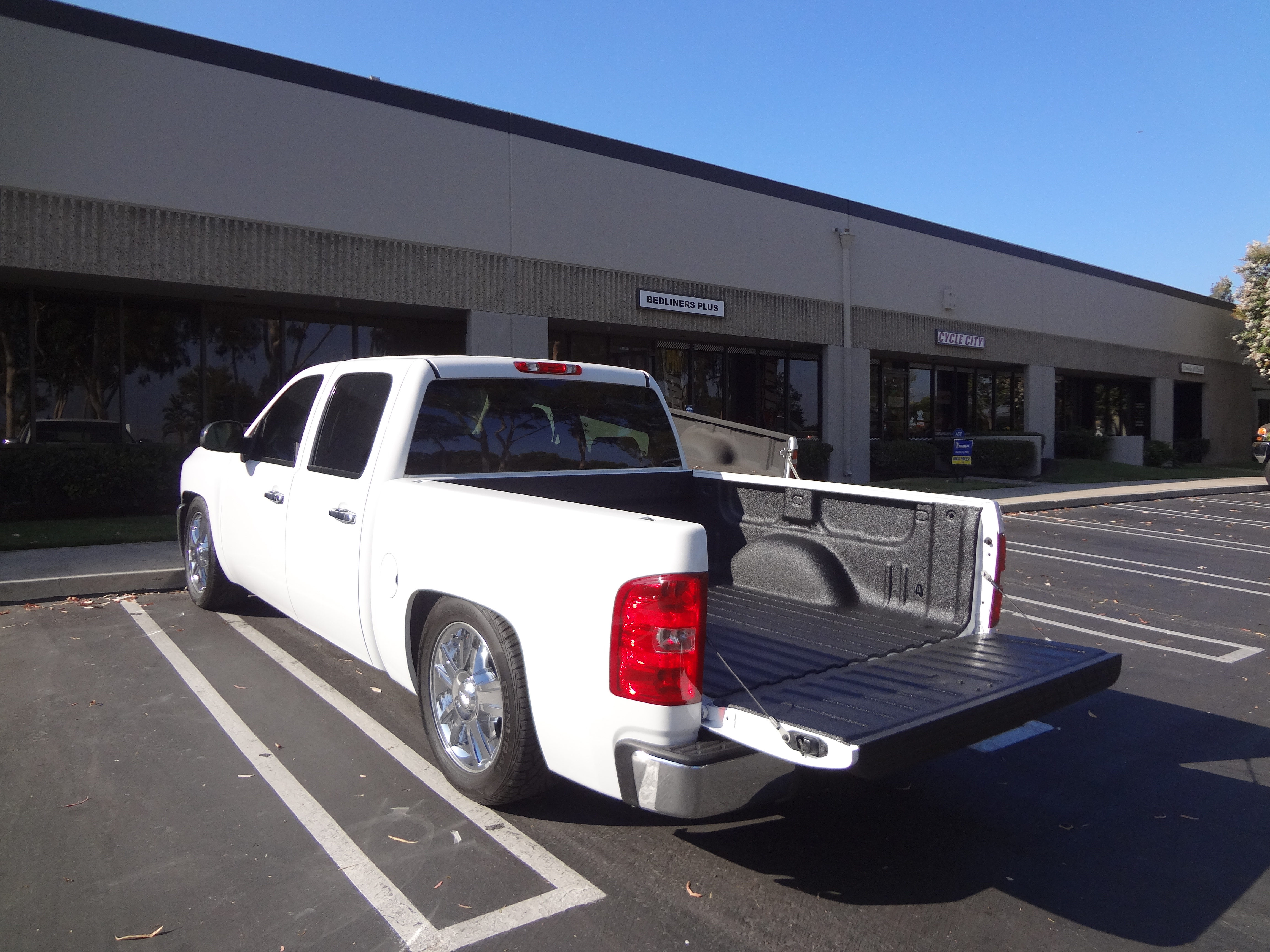 BedlinersPlus Spray On Truck Bedliners